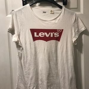 Levi’s T-shirt